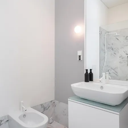 Whome | Av. Da Liberdade Deluxe W/ S-pool, Gym & Parking Апартаменты *