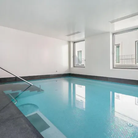 Whome | Av. Da Liberdade Deluxe W/ S-pool, Gym & Parking * Lisbona
