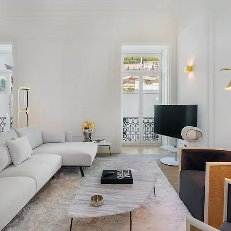 Whome | Av. Da Liberdade Deluxe W/ S-pool, Gym & Parking Лиссабон