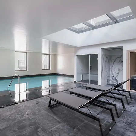 Whome | Av. Da Liberdade Deluxe W/ S-pool, Gym & Parking Lejlighed